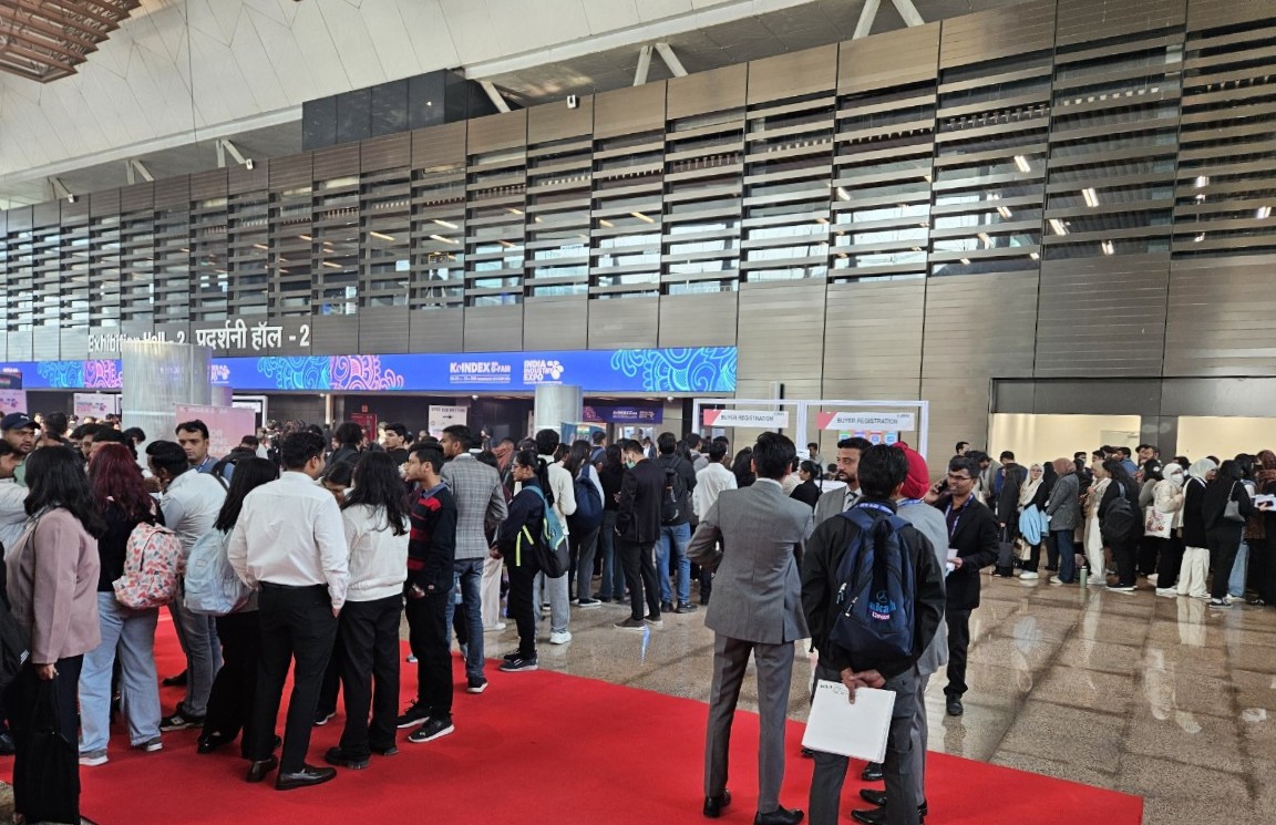 モーダルウィンドウで表示します。